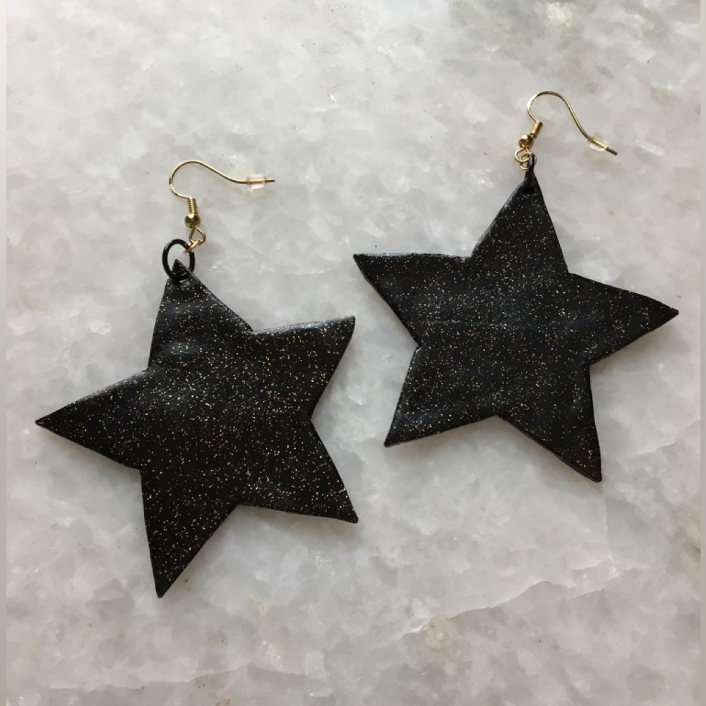 Large Black Stars with gold glitter accents handcrafted statement earrings ✨⭐️🖤 - Picture 2 of 13